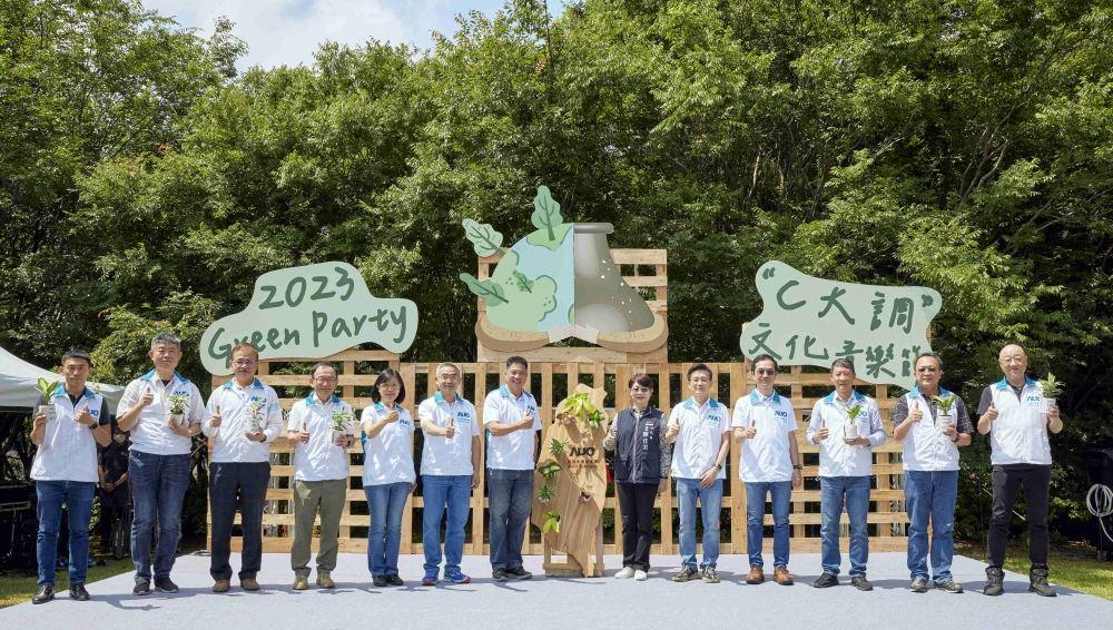 友達光電攜手供應商夥伴及台中市政府，共同倡議及推廣加樹減塑、節能減碳的淨零綠生活