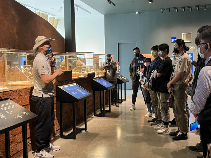 友達招募員工為文化志工，擔任文化館導覽大使，積極推廣文資保存、文史教育