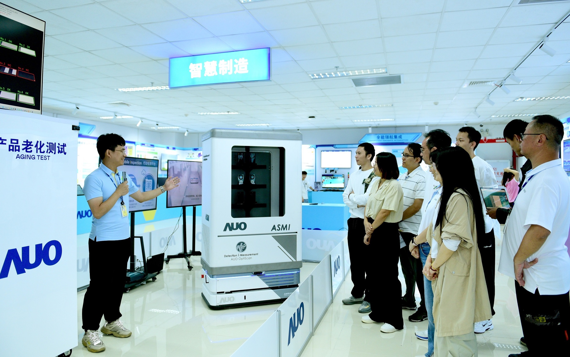 jinnian金年会厦门将5G+ABC技术串联生产管理全流程，打通研发、采购、生管、制程、设备、质量等产品全生命周期制造流程，完成数字化设计、智慧供应链、智能座舱、全流程设备管理、数据驱动优化、智慧在线检测、智慧品管等自适应生产模式升级