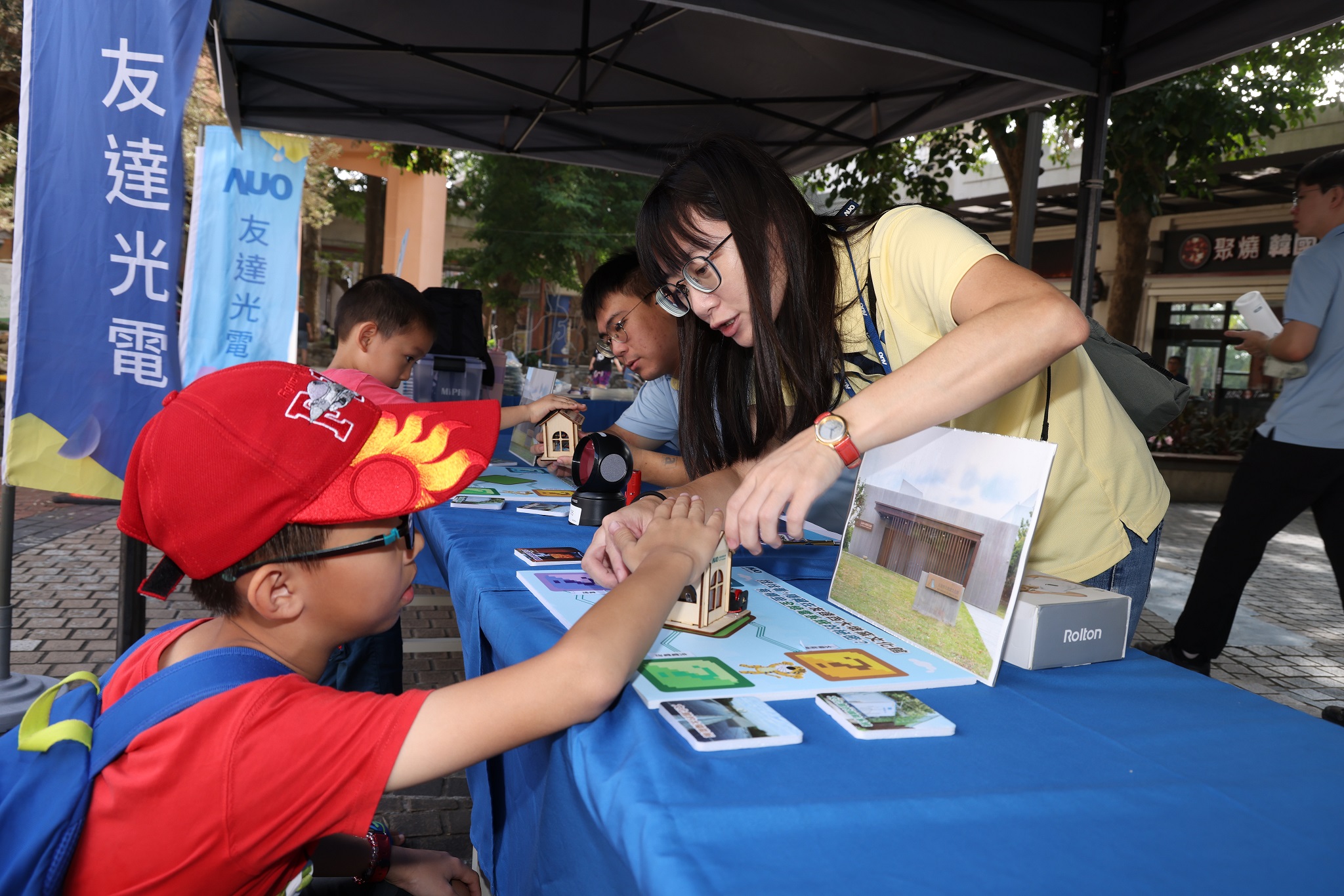 友達投入永續素養教育多年，從自身的環境教育場域走入校園、各式活動現場，合作夥伴亦擴及到NGO、公部門與供應鏈，豐碩成果獲「社會共融領袖獎」